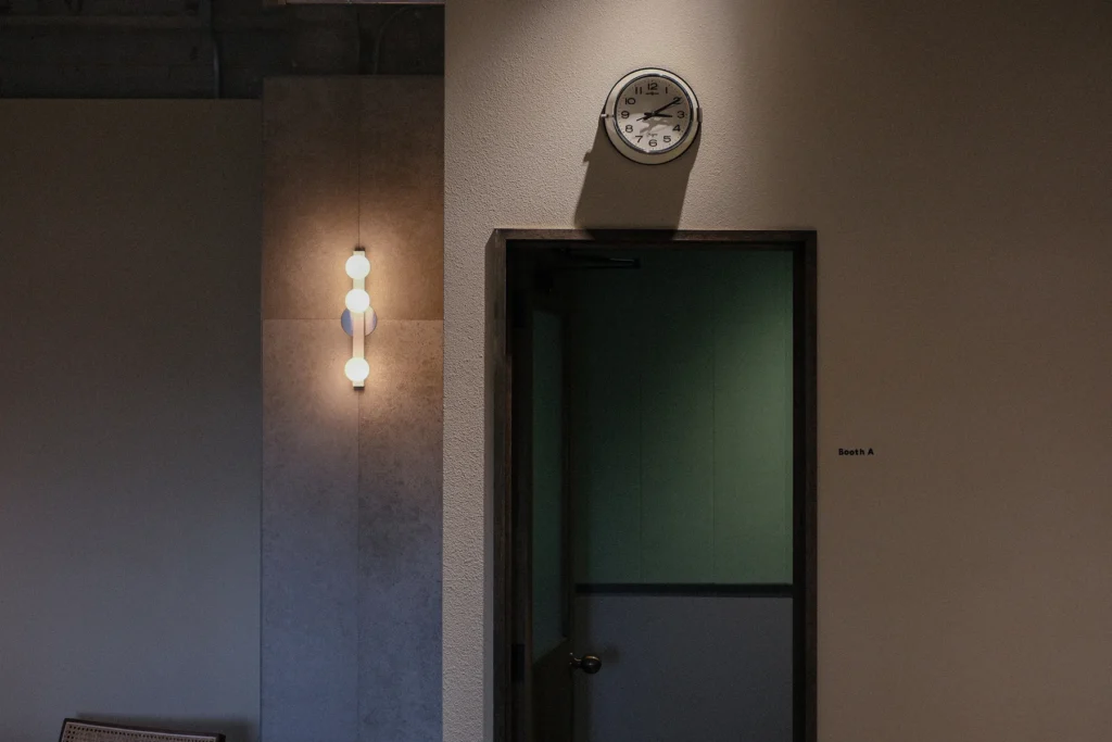 階数表示と扉のディテール